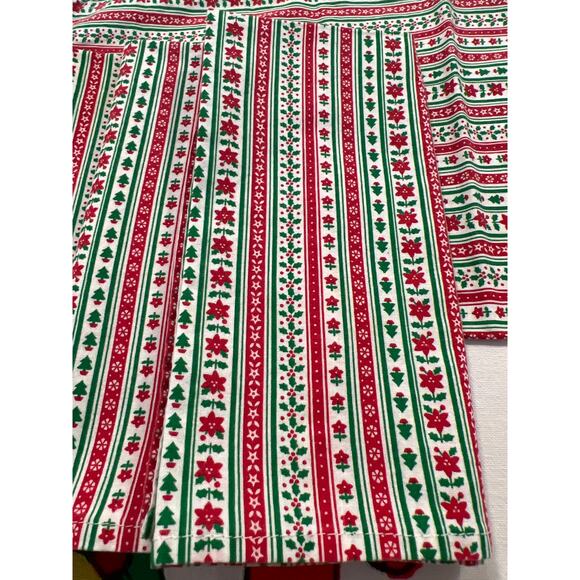 Christmas Bric Brac cloth Napkins Set of 4 - Picture 3 of 6